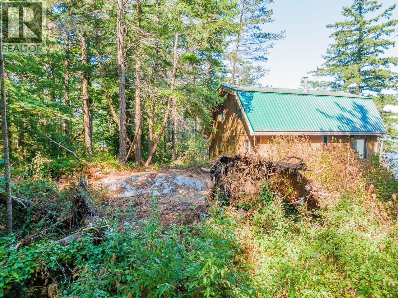 For sale 16 PASSAGE ISLAND, West Vancouver, British Columbia V7W1V7