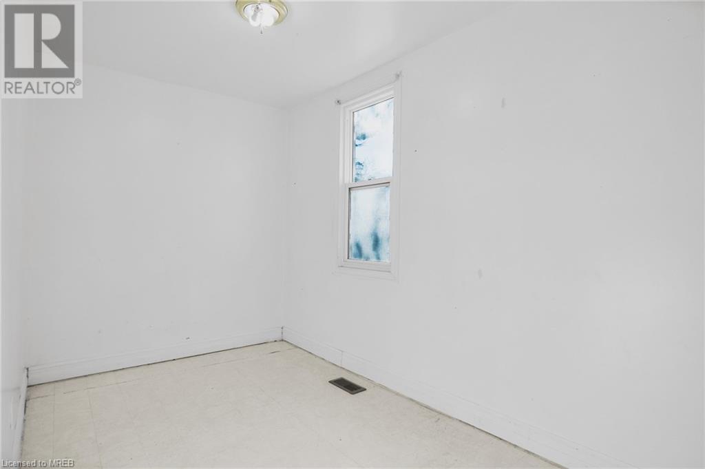 For sale 11 BROADWAY Avenue, Brockville, Ontario K6V1T9 40516313