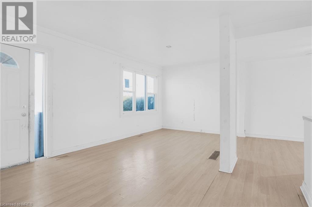 For sale 11 BROADWAY Avenue, Brockville, Ontario K6V1T9 40516313