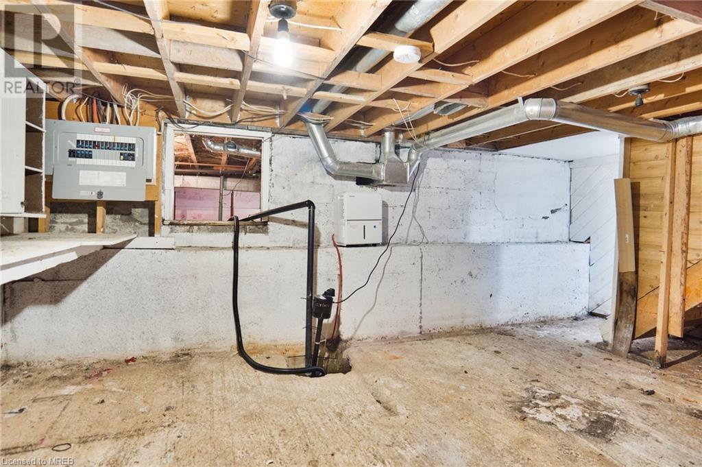 For sale 11 BROADWAY Avenue, Brockville, Ontario K6V1T9 40516313