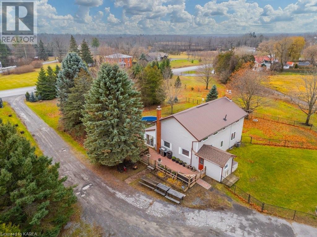 For sale: 8061 E COUNTY ROAD 2, Greater Napanee, Ontario K0K2W0