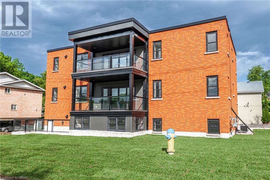 For sale 74 CHURCH Street, Stratford, Ontario N5A2R2 40516749