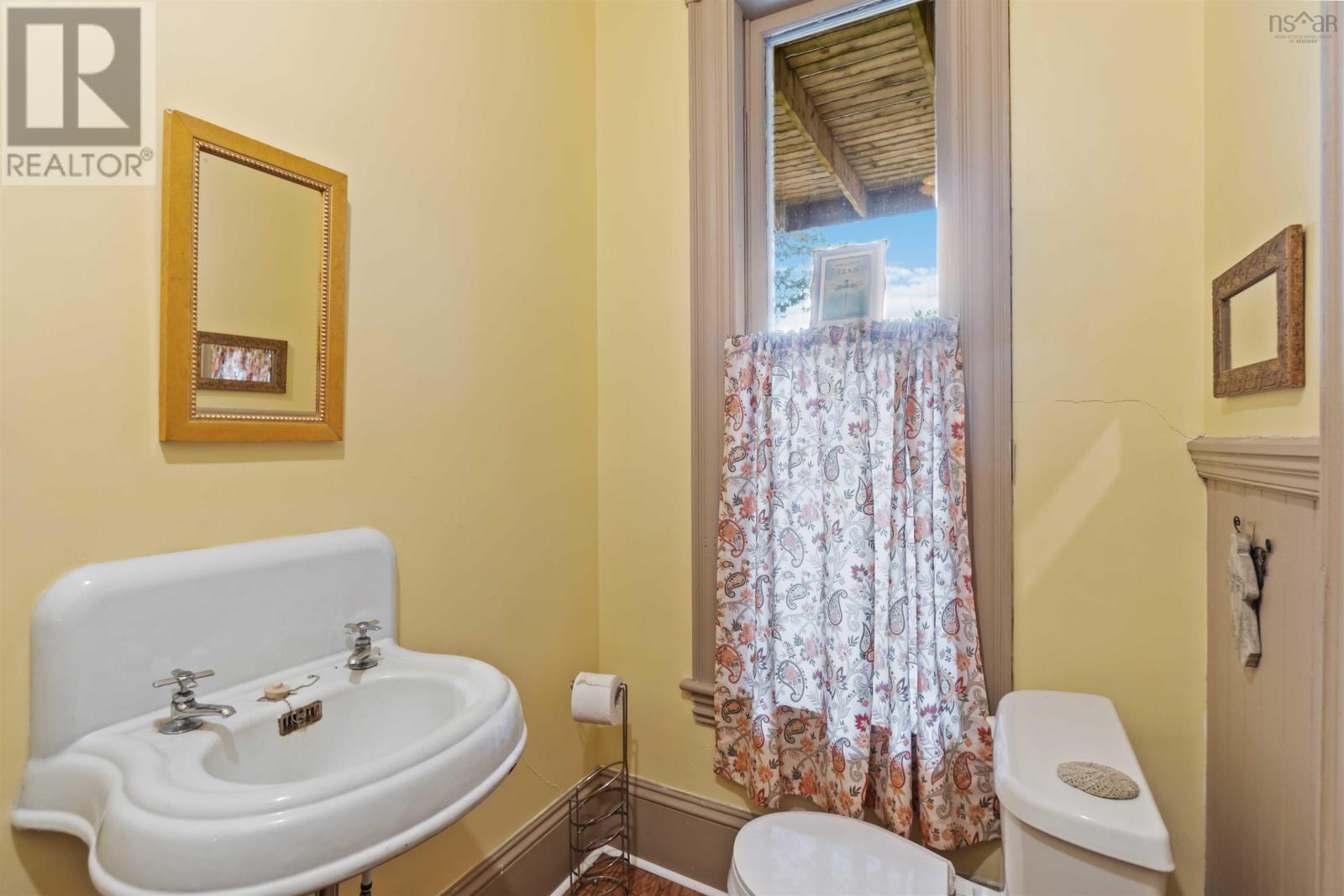 For sale 1899 Clementsvale Road, Bear River, Nova Scotia B0S1B0