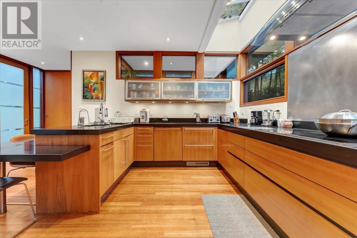 For rent 118 STEVENS DRIVE, West Vancouver, British Columbia V7S1C4 R2834892 REALTOR.ca For rent 118 STEVENS DRIVE, West Vancouver, British Columbia V7S1C4 R2834892 REALTOR.ca