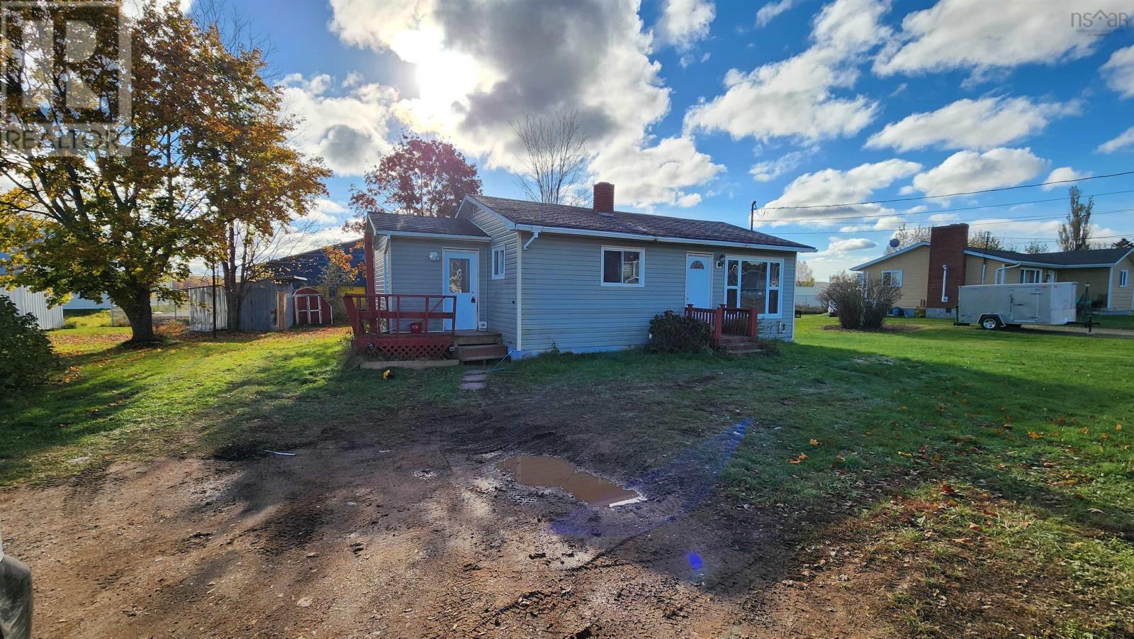 For sale 1186 Starrs Point Road, Port Williams, Nova Scotia B0P1T0