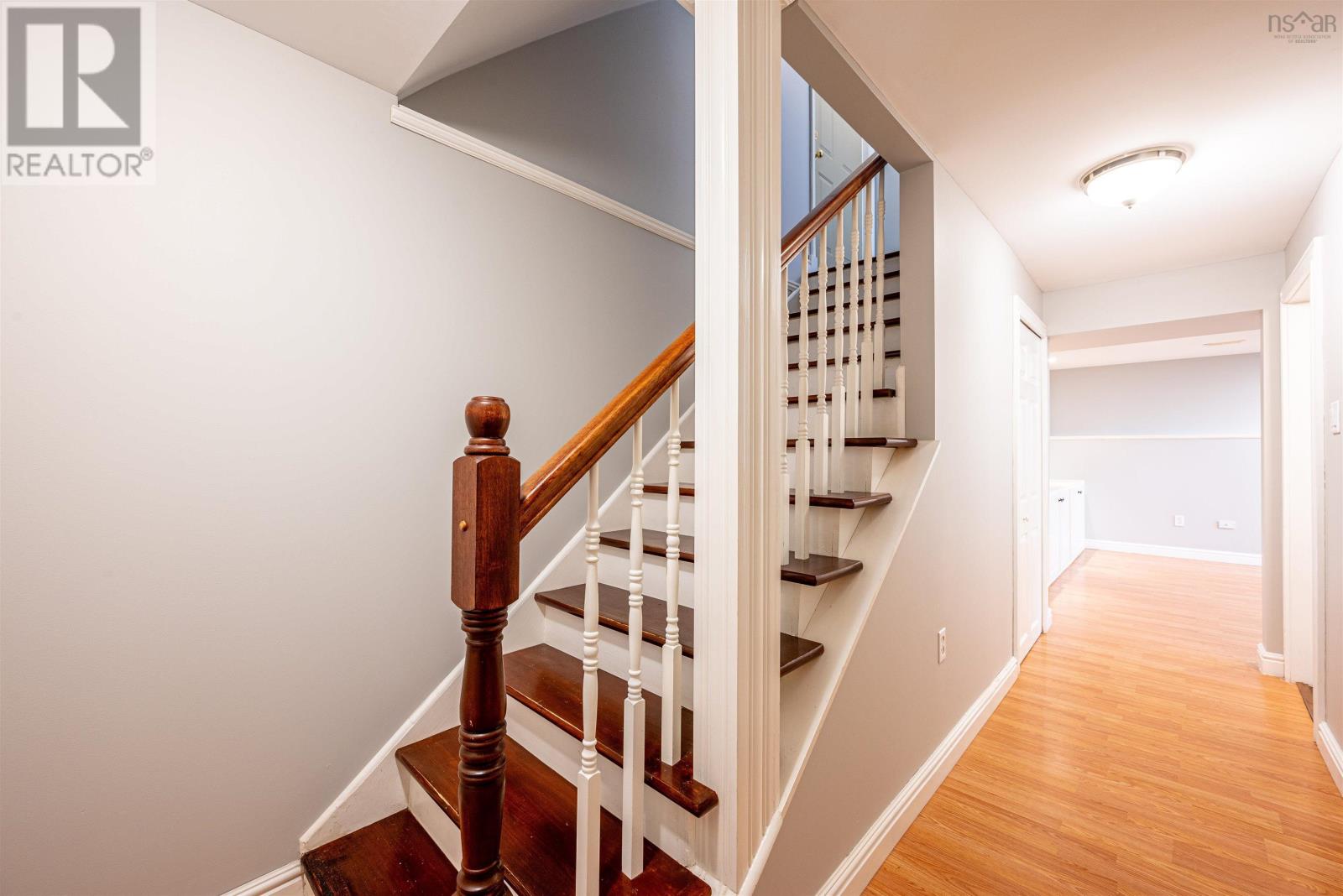 For sale 527 Nine Mile Drive, Bedford, Nova Scotia B4A4H9 202320296