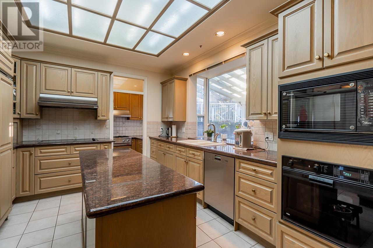 For sale 4723 PUGET DRIVE, Vancouver, British Columbia V6L2W2