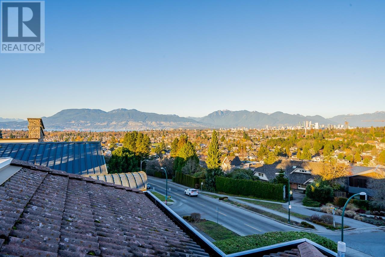 For sale 4723 PUGET DRIVE, Vancouver, British Columbia V6L2W2