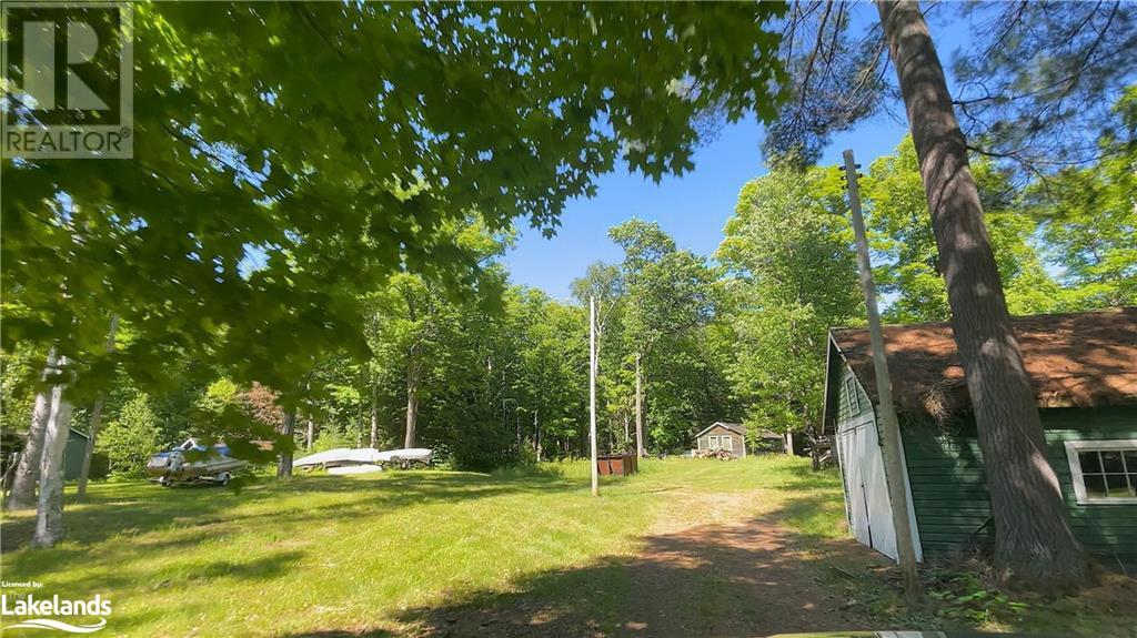 For sale 1005 MURRAYS Road, Haliburton, Ontario K0M1S0 40517492