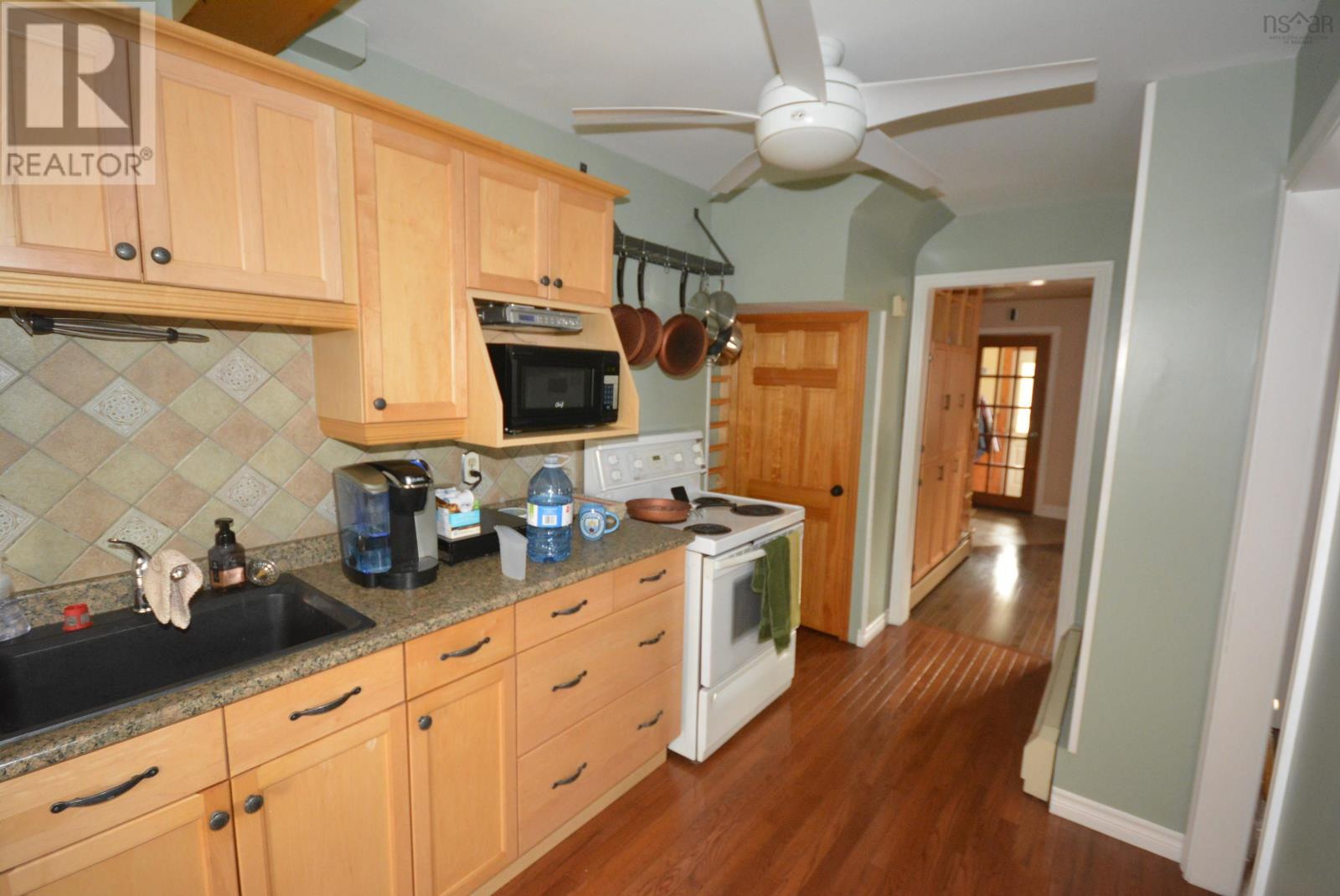 For sale 6347 Summit Street, Halifax, Nova Scotia B3L1R8 202323867