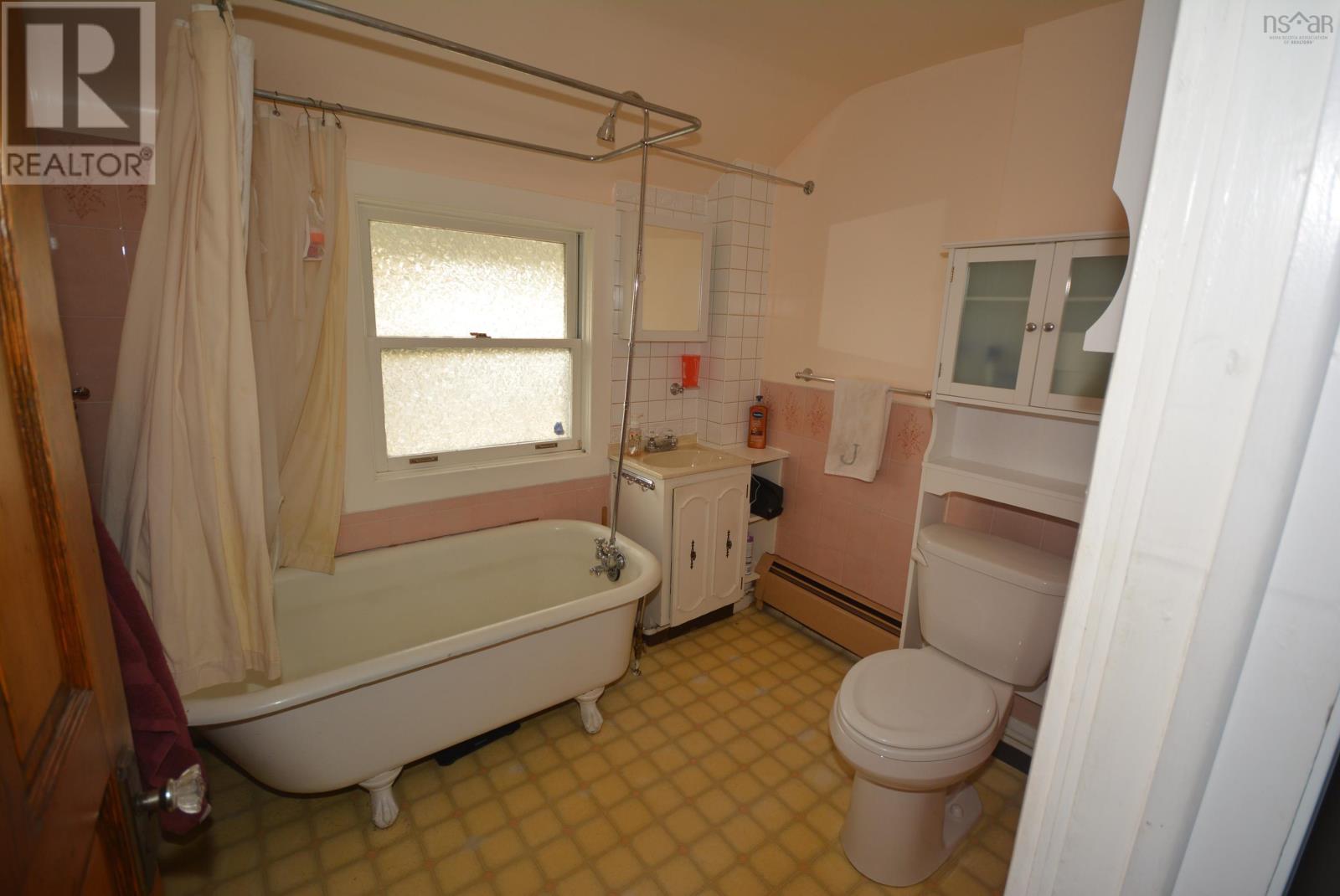 For sale 6347 Summit Street, Halifax, Nova Scotia B3L1R8 202323867