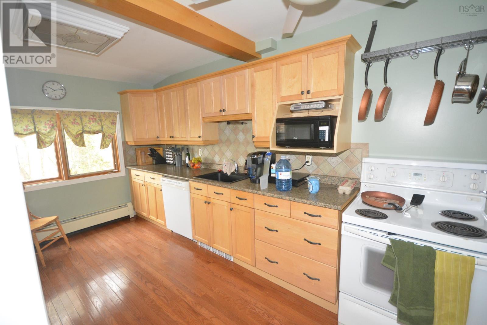 For sale 6347 Summit Street, Halifax, Nova Scotia B3L1R8 202323867