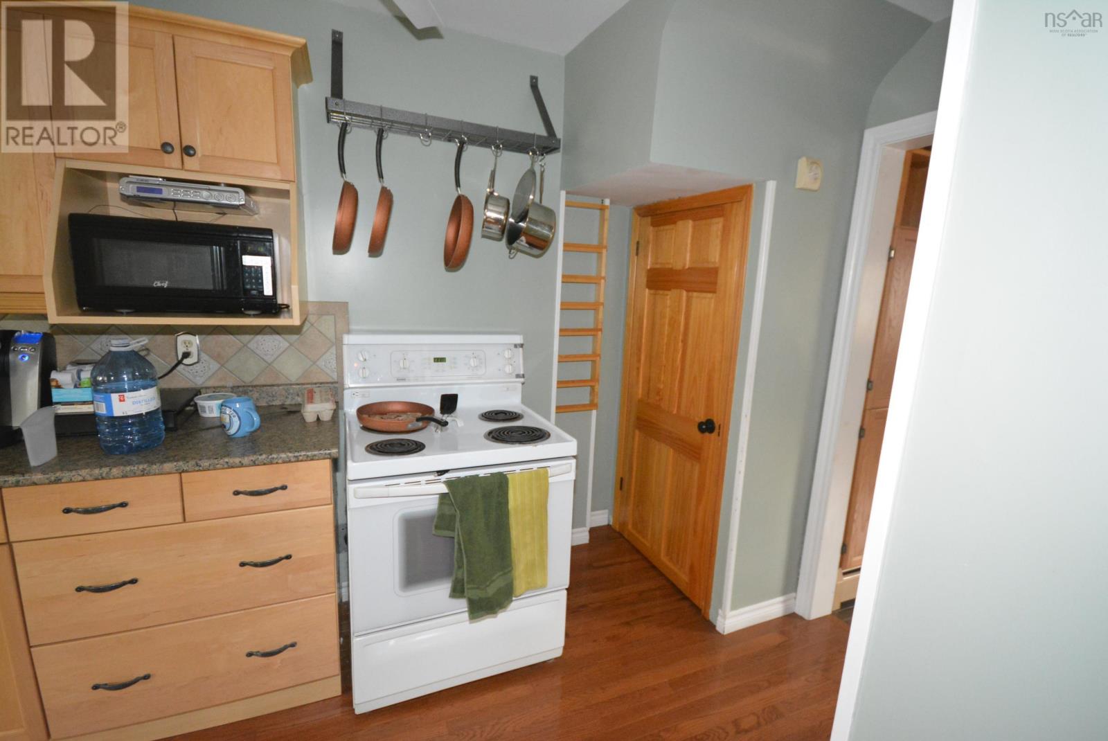 For sale 6347 Summit Street, Halifax, Nova Scotia B3L1R8 202323867