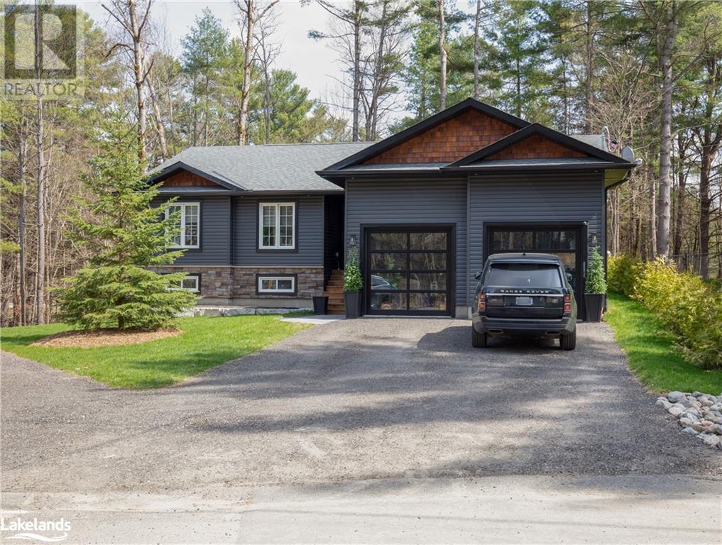 For sale 260 STEPHENSON 2 Road W, Huntsville, Ontario P0B1M0