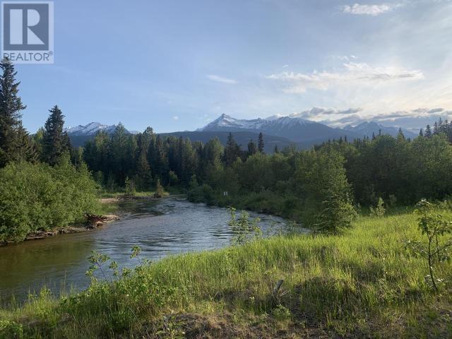 For Sale: 1125 N 5 Highway, Valemount, British Columbia V0e2z0 