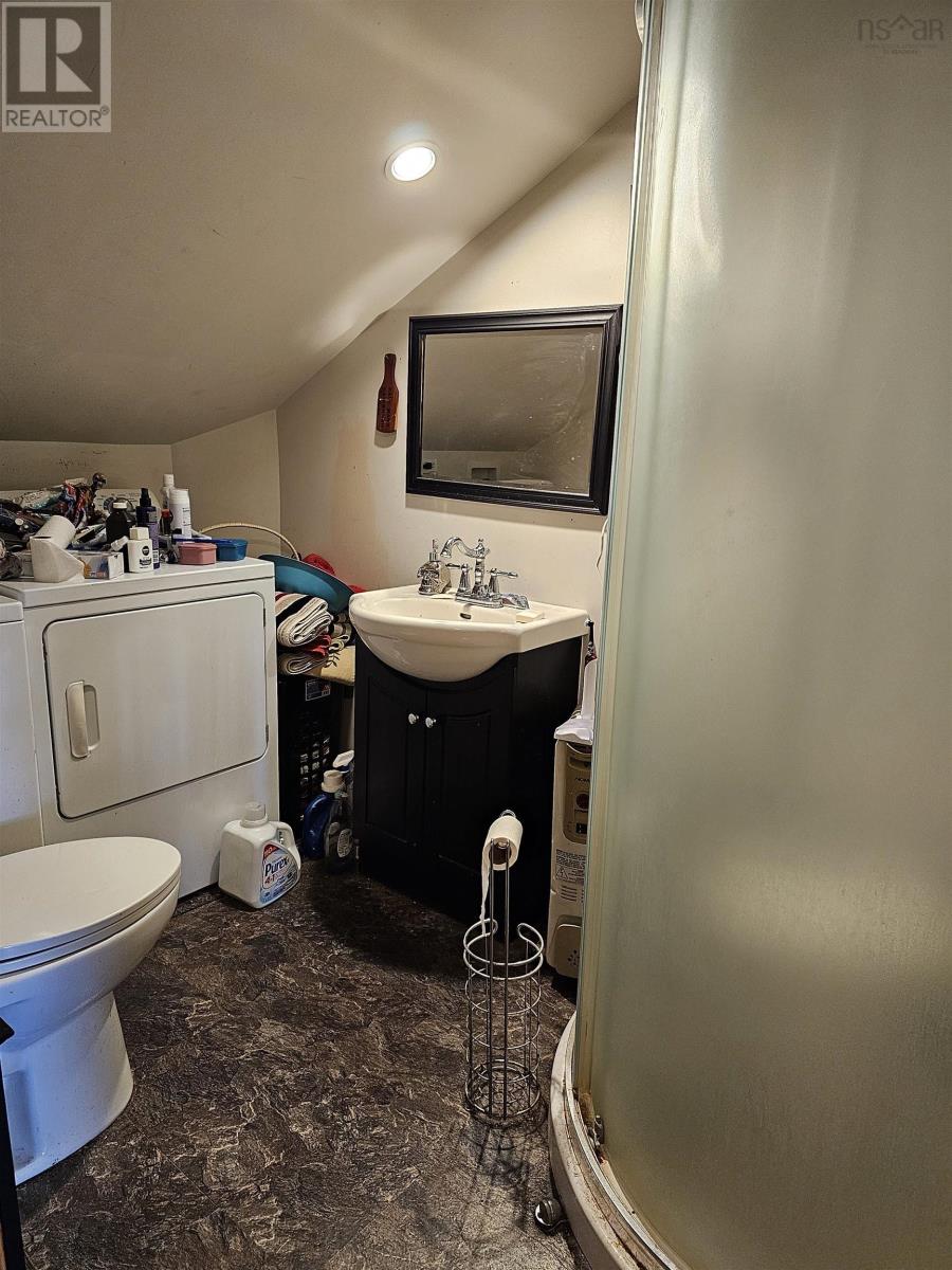 For sale 140 Bell Street, East Preston, Nova Scotia B2Z1M9 202324008