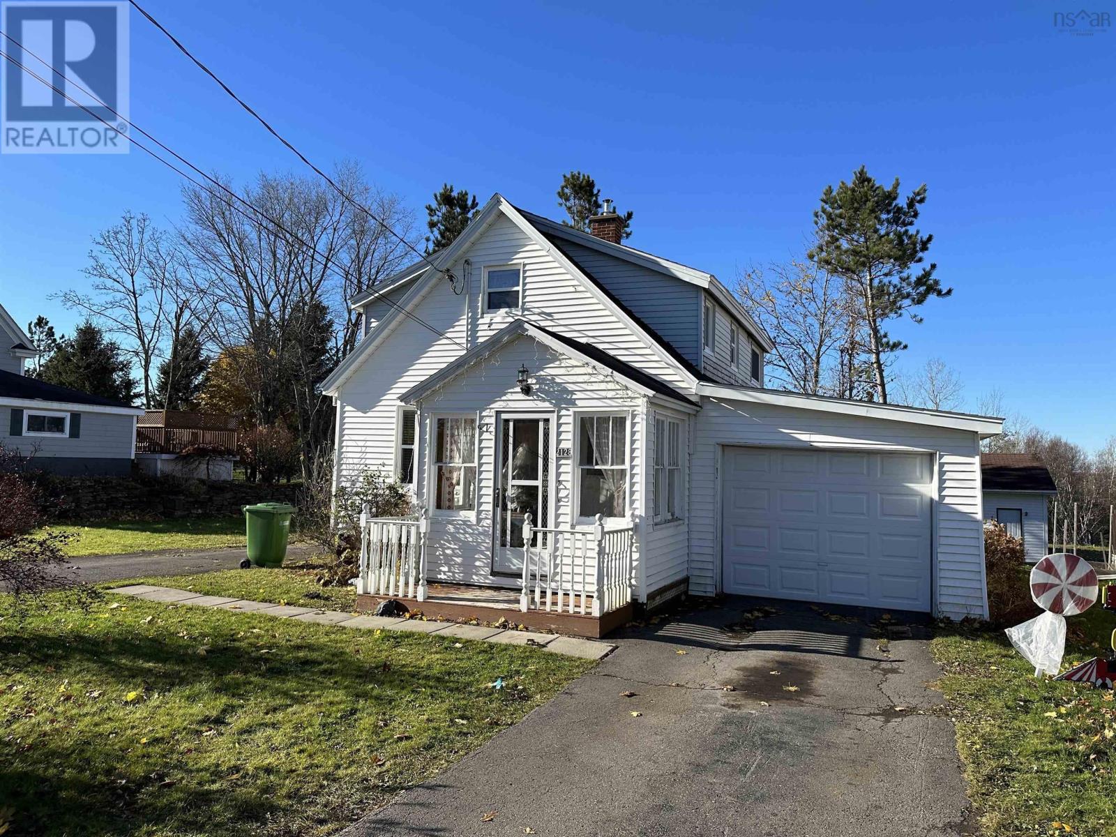 For sale 2128 Queen St, Westville, Nova Scotia B0K2A0 202324326
