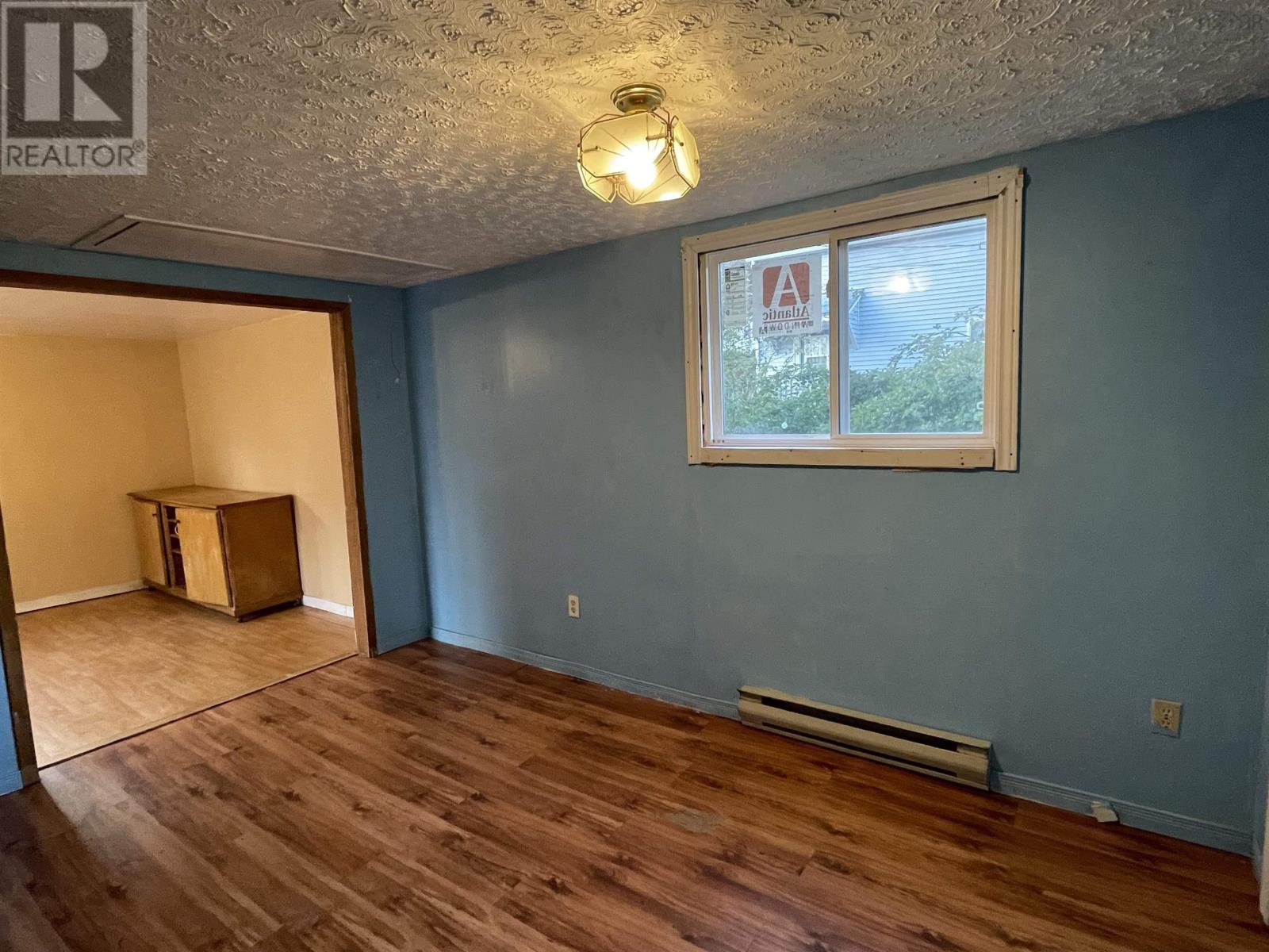 For sale 18 HILL CREST Avenue, Brooklyn, Nova Scotia B0J1H0