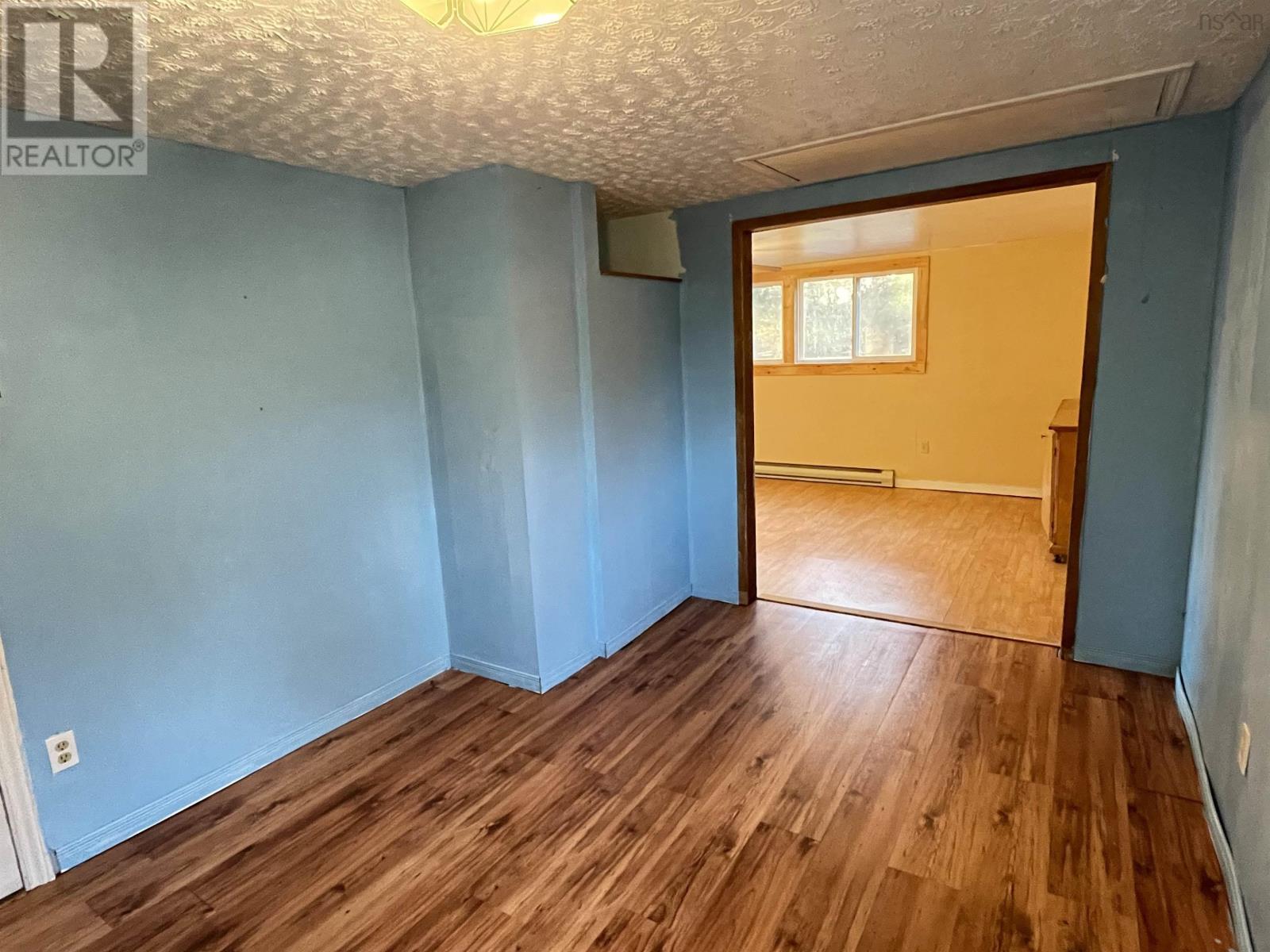 For sale 18 HILL CREST Avenue, Brooklyn, Nova Scotia B0J1H0