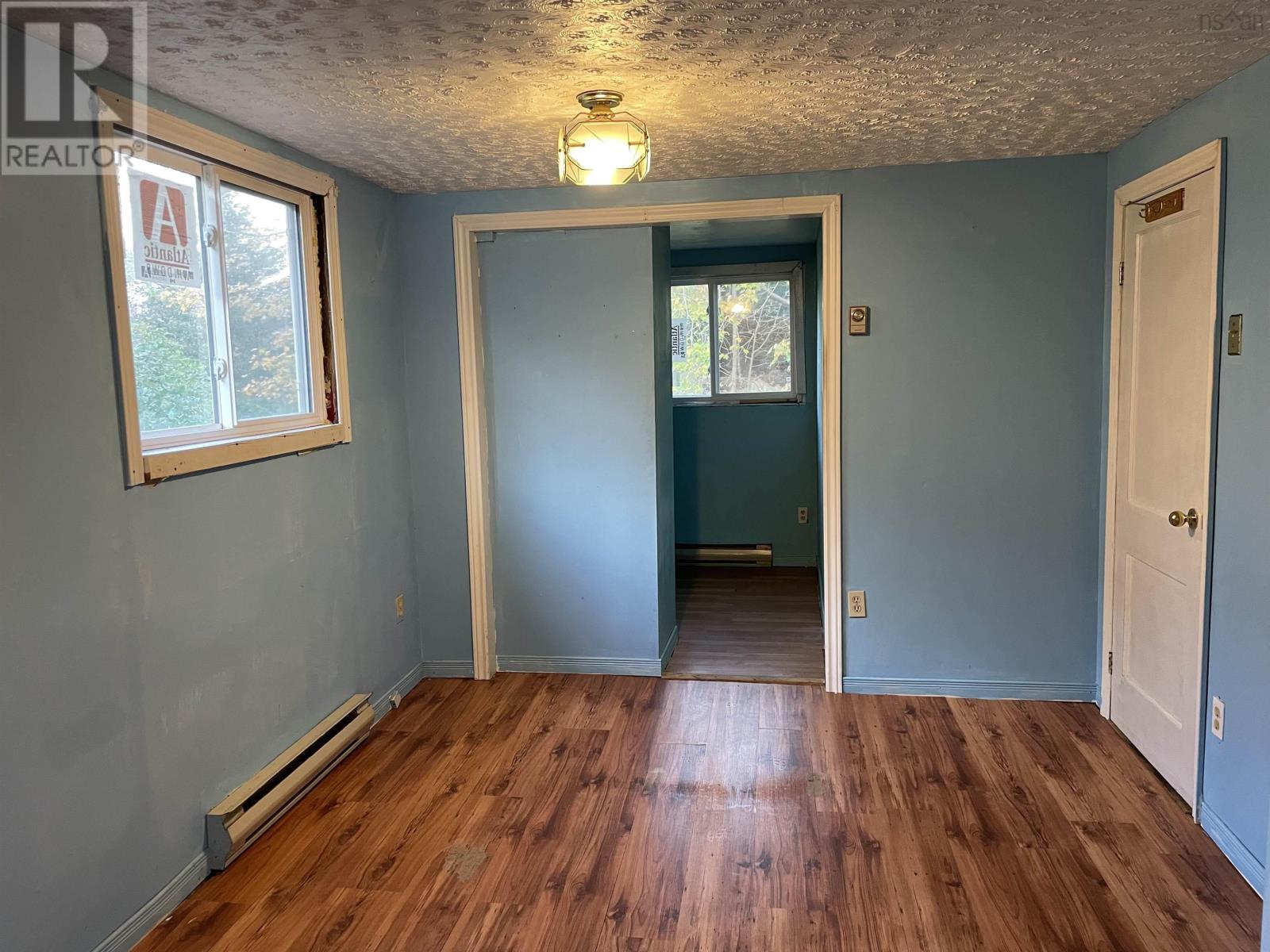 For sale 18 HILL CREST Avenue, Brooklyn, Nova Scotia B0J1H0