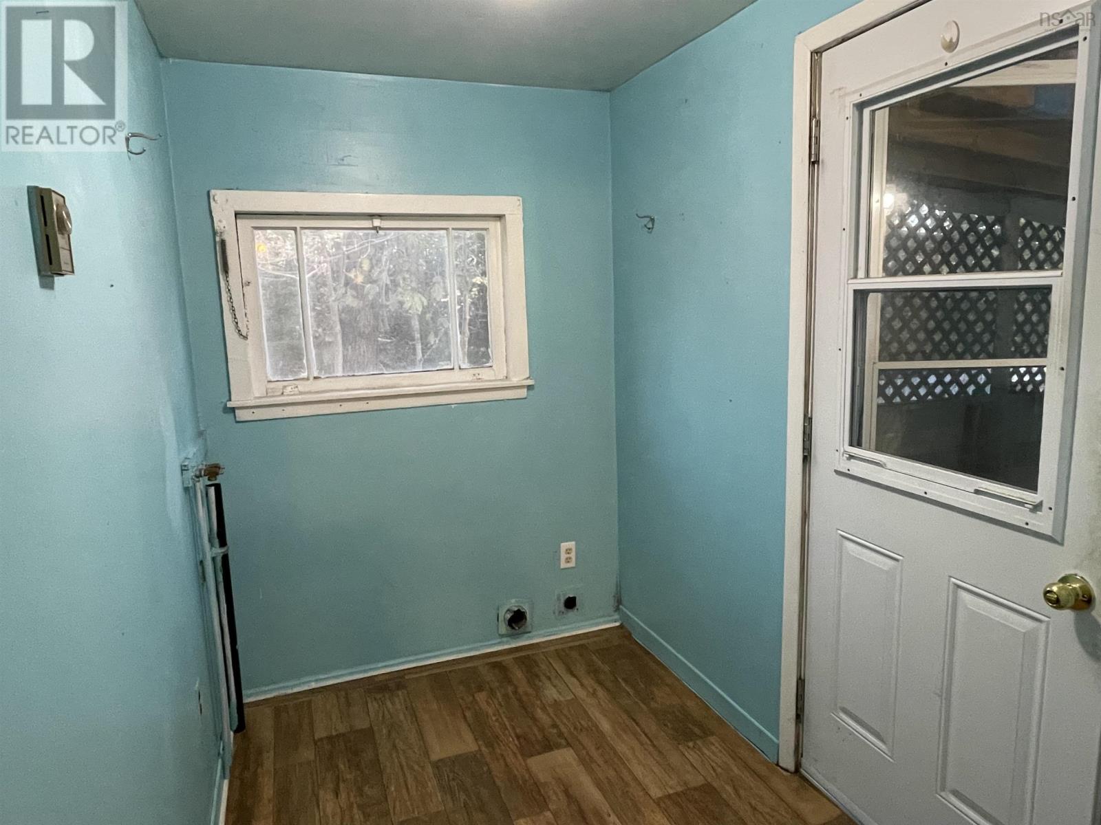 For sale 18 HILL CREST Avenue, Brooklyn, Nova Scotia B0J1H0