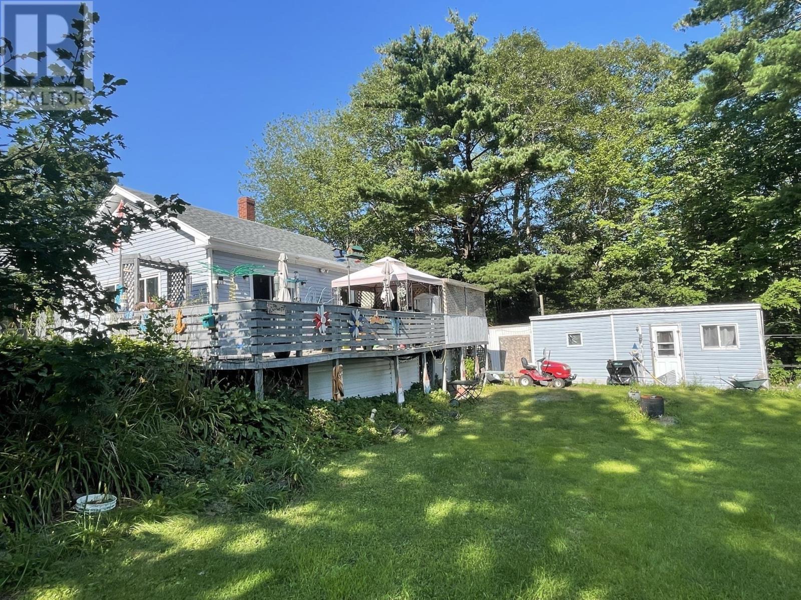 For sale 18 HILL CREST Avenue, Brooklyn, Nova Scotia B0J1H0