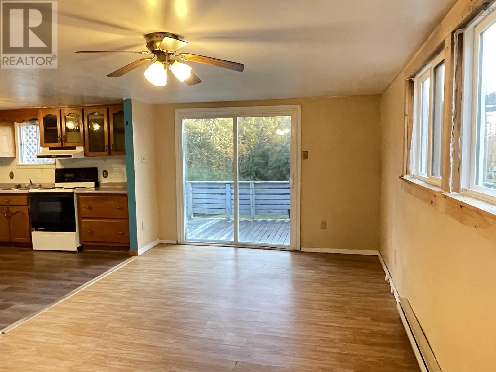 For sale 18 HILL CREST Avenue, Brooklyn, Nova Scotia B0J1H0