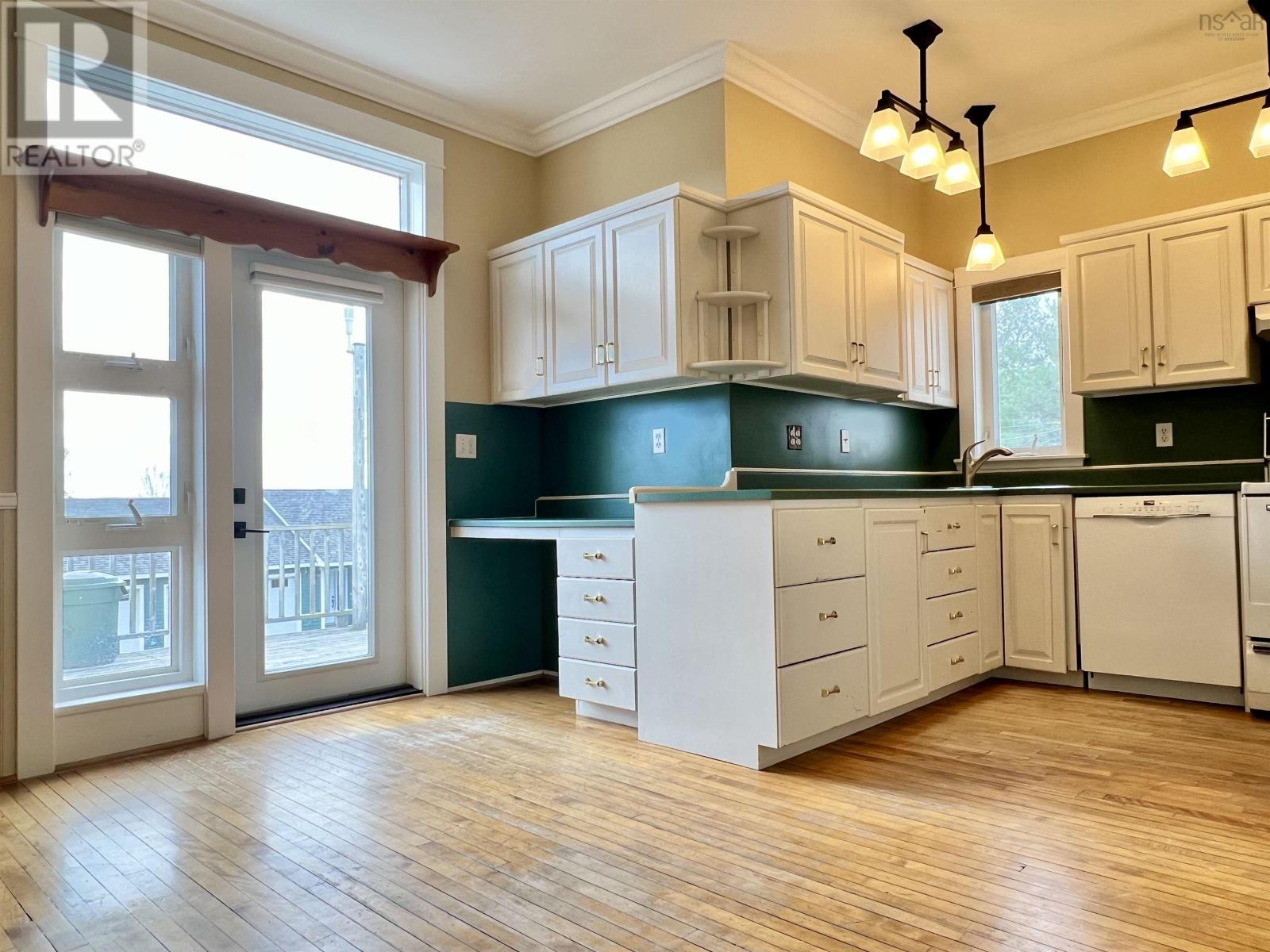 For sale 25 West Cottage Street, Pictou, Nova Scotia B0K1H0