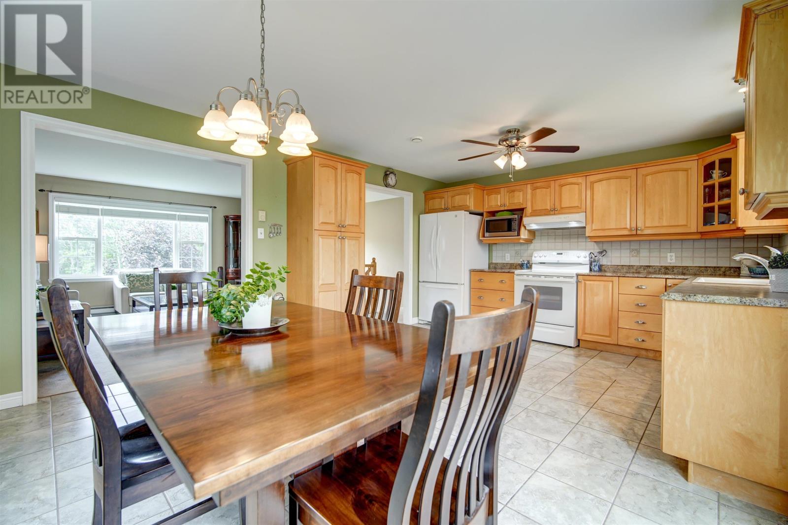 For sale 20 Bramsbury Lane, Stillwater Lake, Nova Scotia B3Z3Z6 202320038 REALTOR.ca