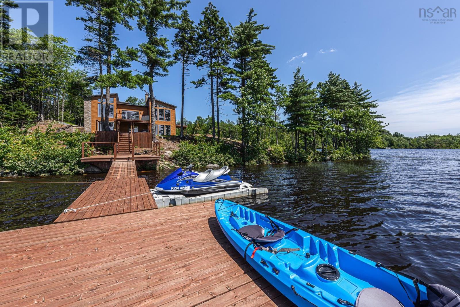 For sale 200 McCabe Lake Drive, Middle Sackville, Nova Scotia B4E0M8