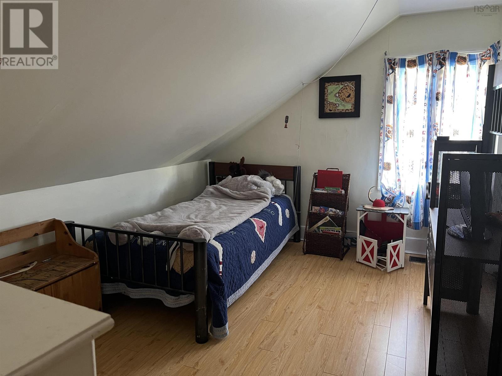 For sale 42 Vancouver Street, Yarmouth, Nova Scotia B5A4A9 202316550