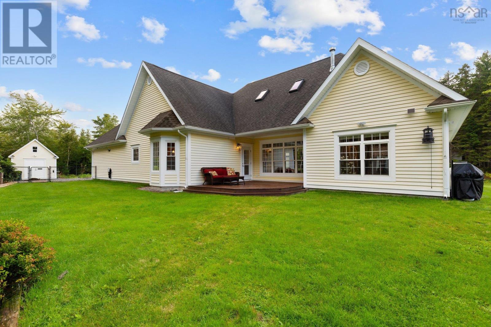 For sale 844 Highway 12, Chester Basin, Nova Scotia B0J1K0 202319402