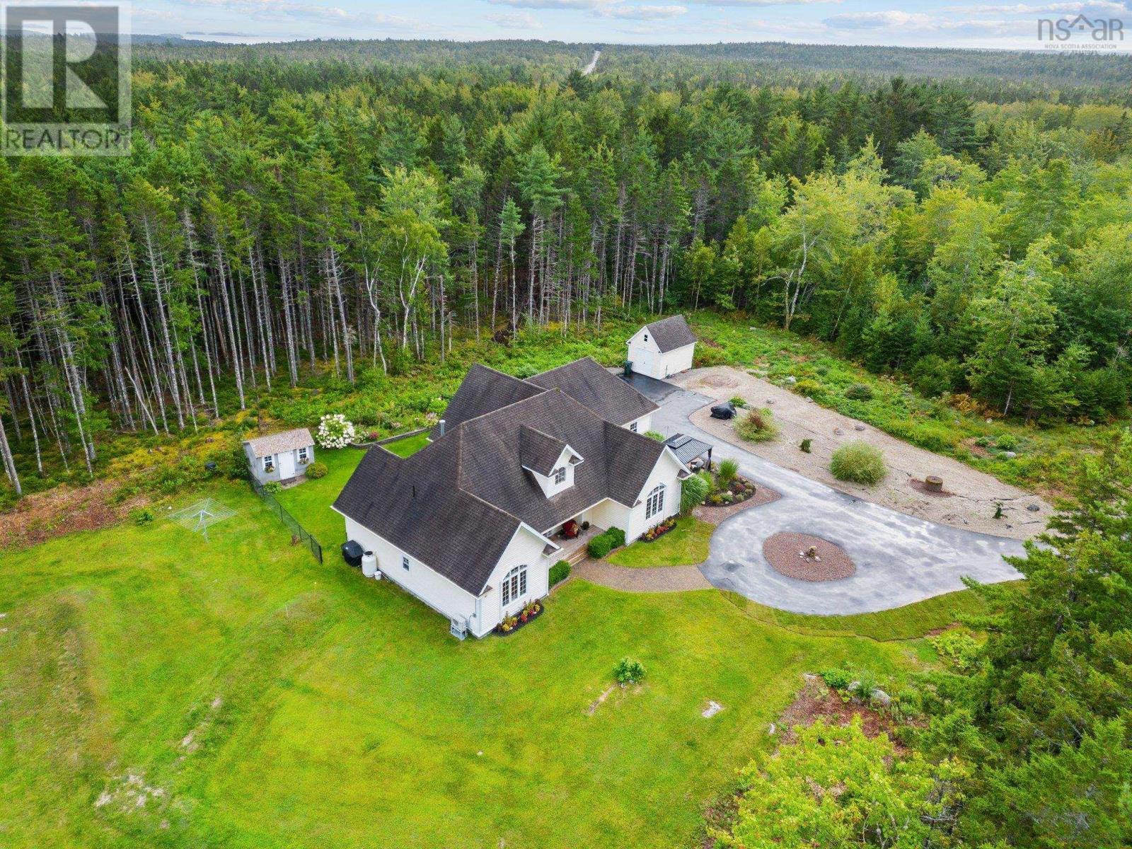 For sale 844 Highway 12, Chester Basin, Nova Scotia B0J1K0 202319402