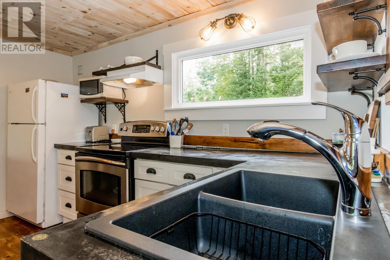 For sale 369 Birch Lane, Aylesford Lake, Nova Scotia B0P1A0