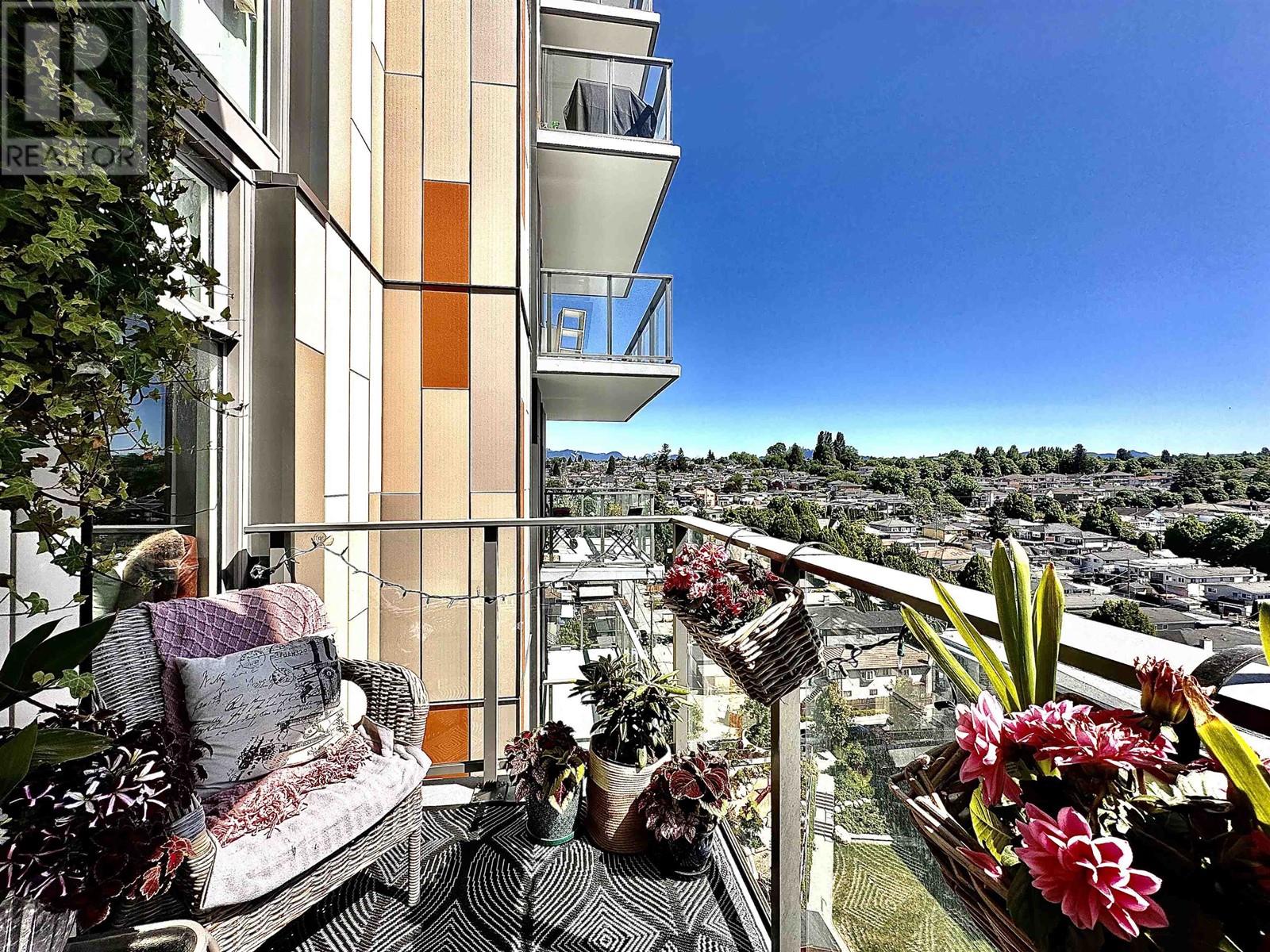 For sale 1308 8188 FRASER STREET, Vancouver, British Columbia V5X0J8