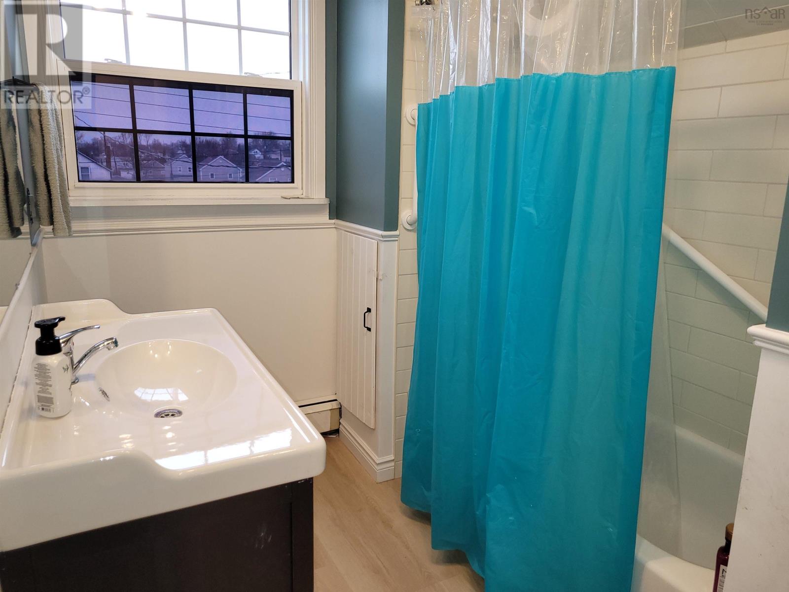 25 Hay Street, Glace Bay, Nova Scotia B1A5L5 REALTOR.ca