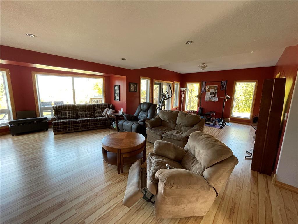 For sale 266 Shoreline Road, Cranberry Portage, Manitoba R0B0H0