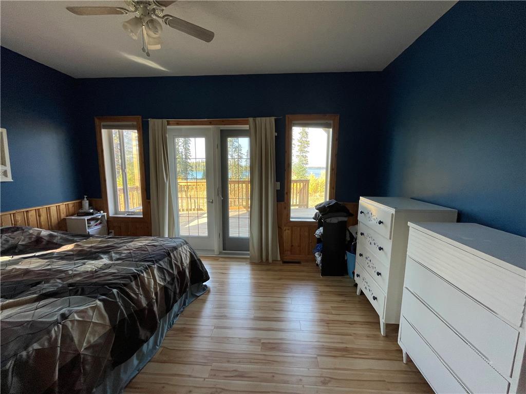 For sale 266 Shoreline Road, Cranberry Portage, Manitoba R0B0H0