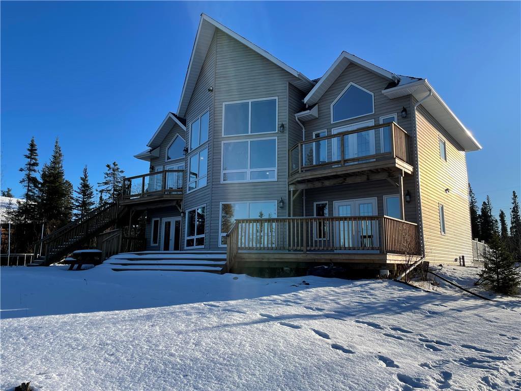 For sale 266 Shoreline Road, Cranberry Portage, Manitoba R0B0H0