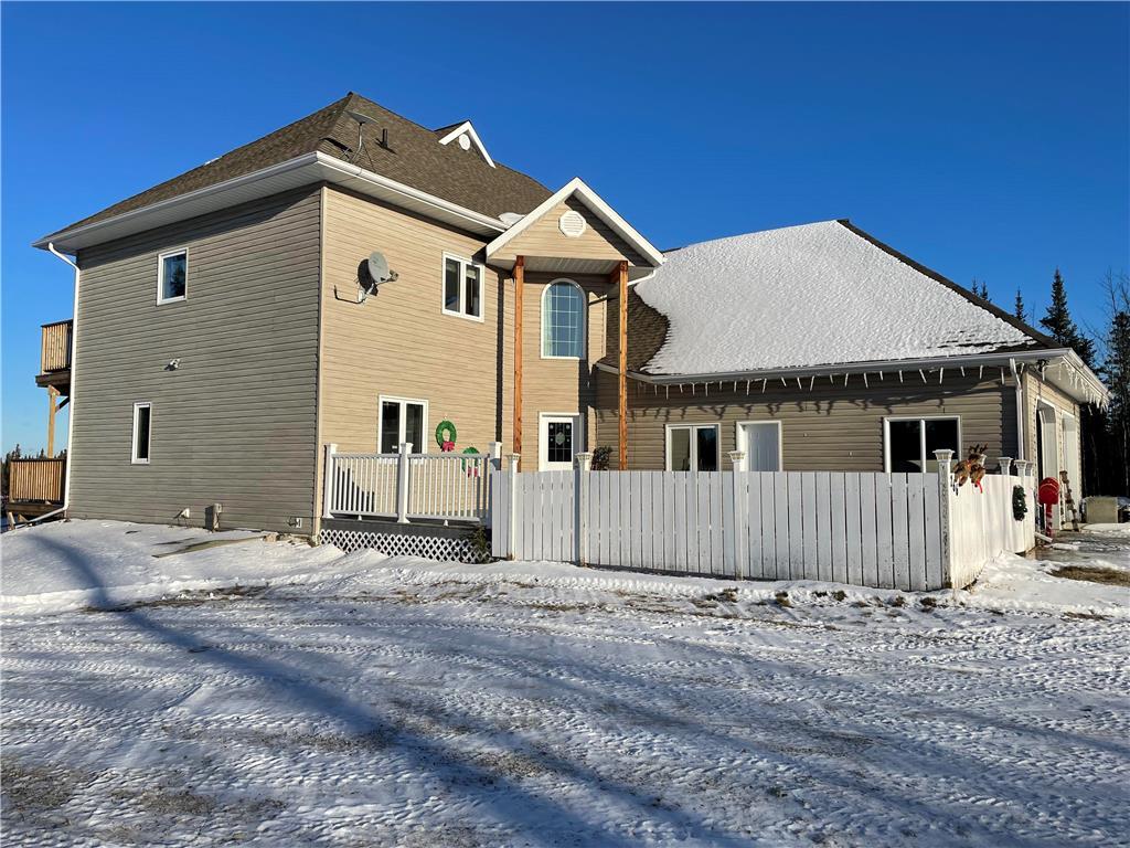 For sale 266 Shoreline Road, Cranberry Portage, Manitoba R0B0H0