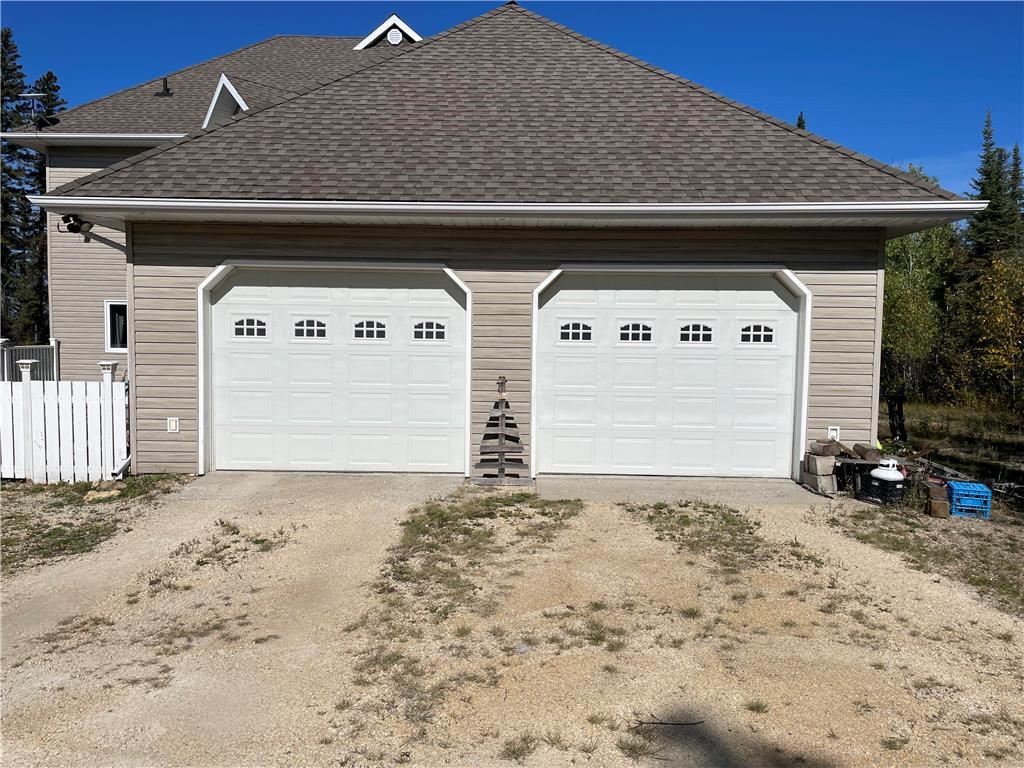 For sale 266 Shoreline Road, Cranberry Portage, Manitoba R0B0H0