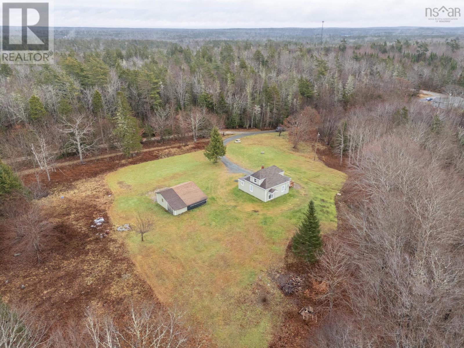 For sale: 25 Gillfillan Lake Road, East Quinan, Nova Scotia B0W3M0 ...