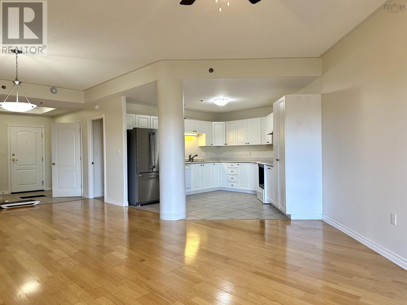 For sale 108 10 Regency Park Drive, Halifax, Nova Scotia B3S1P2