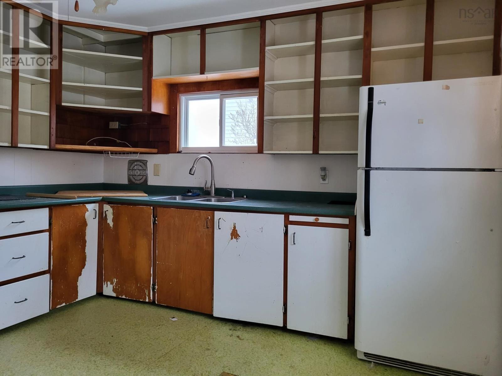 For sale 31 College Rd, Bible Hill, Nova Scotia B2N2P2 202325756