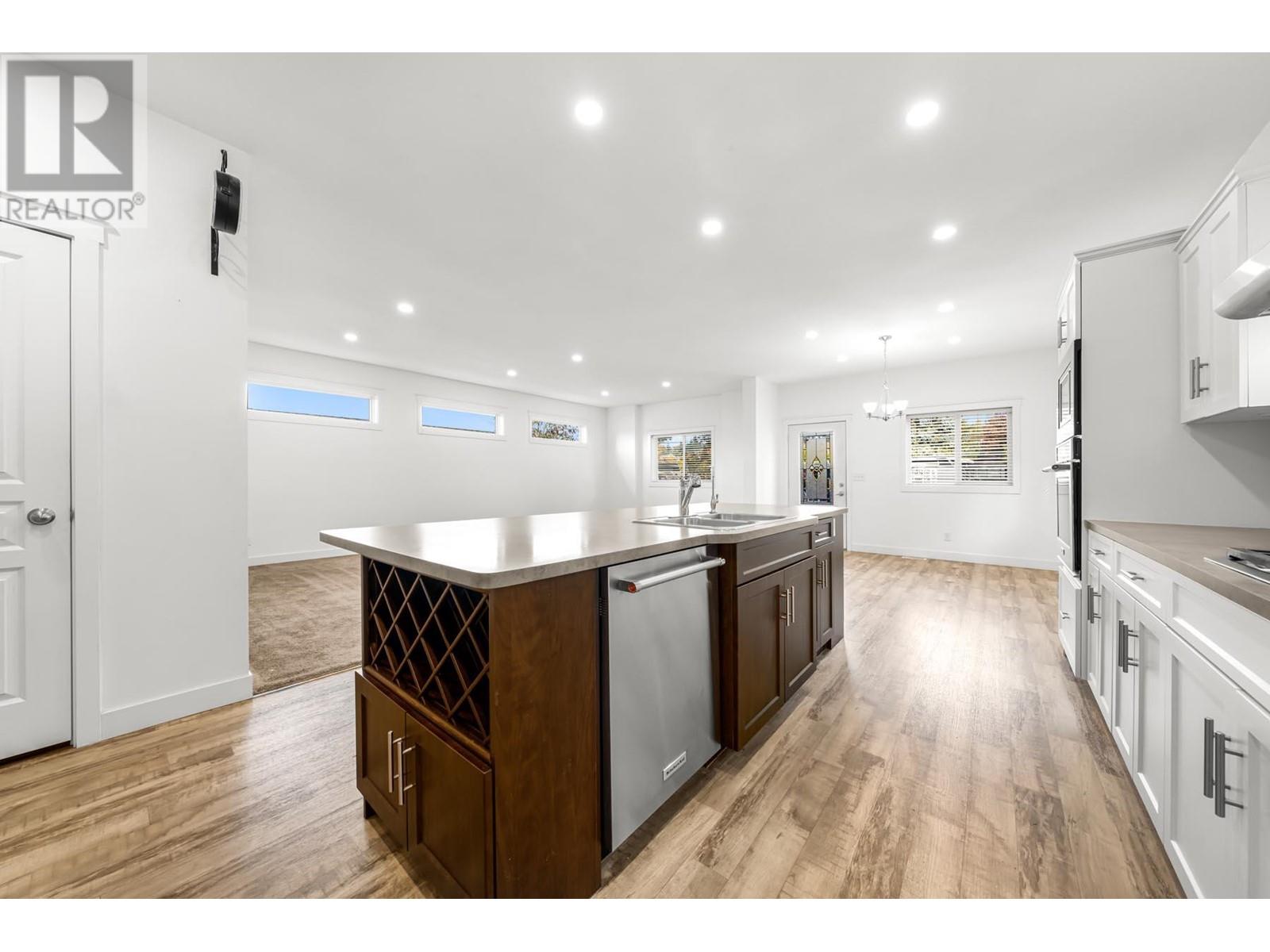 For sale 132 145 KING EDWARD STREET, Coquitlam, British Columbia V3K6M2 R2829369 REALTOR.ca