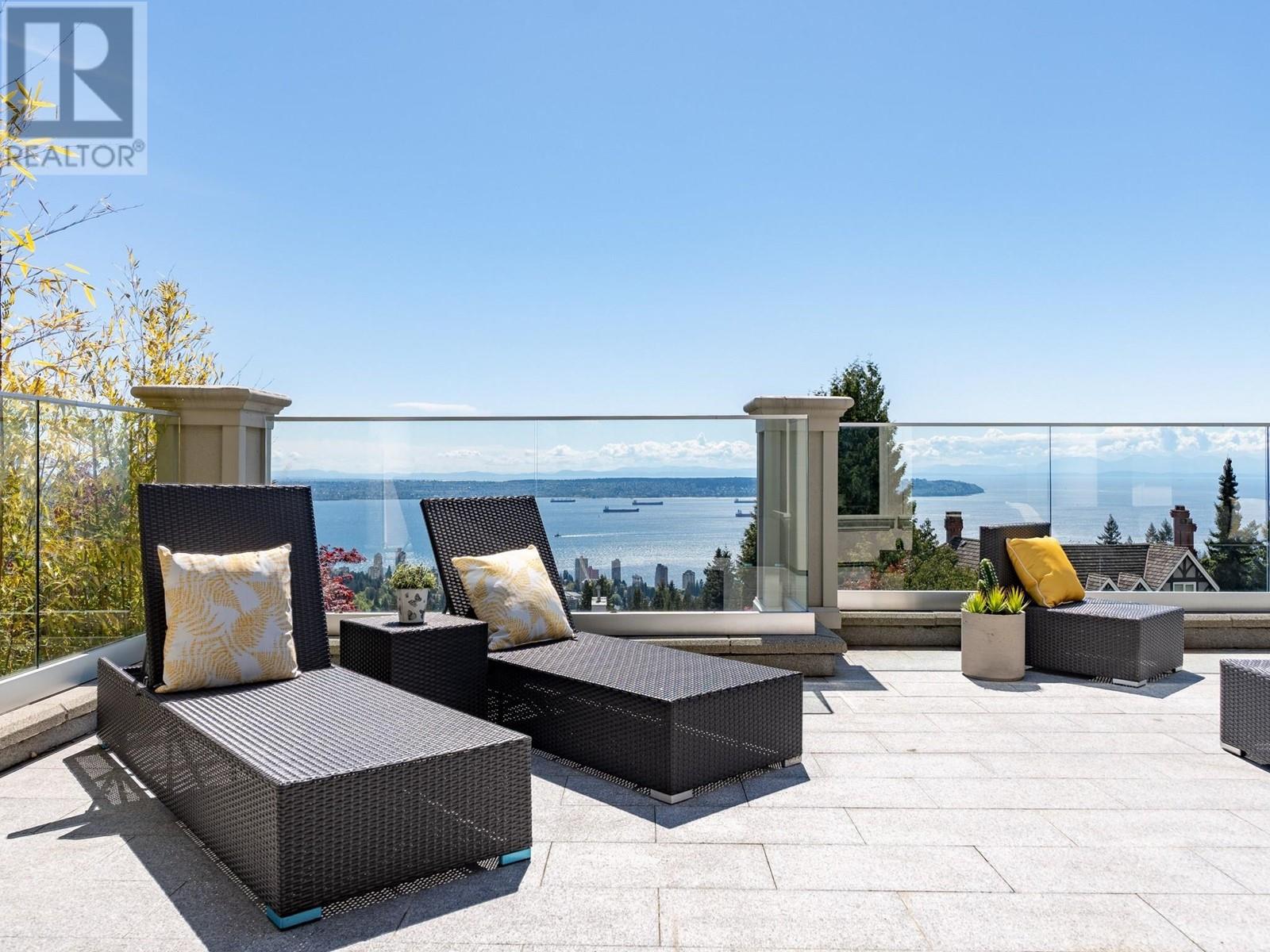 For sale 2382 WESTHILL DRIVE, West Vancouver, British Columbia V7S2Z5 R2835928 REALTOR.ca