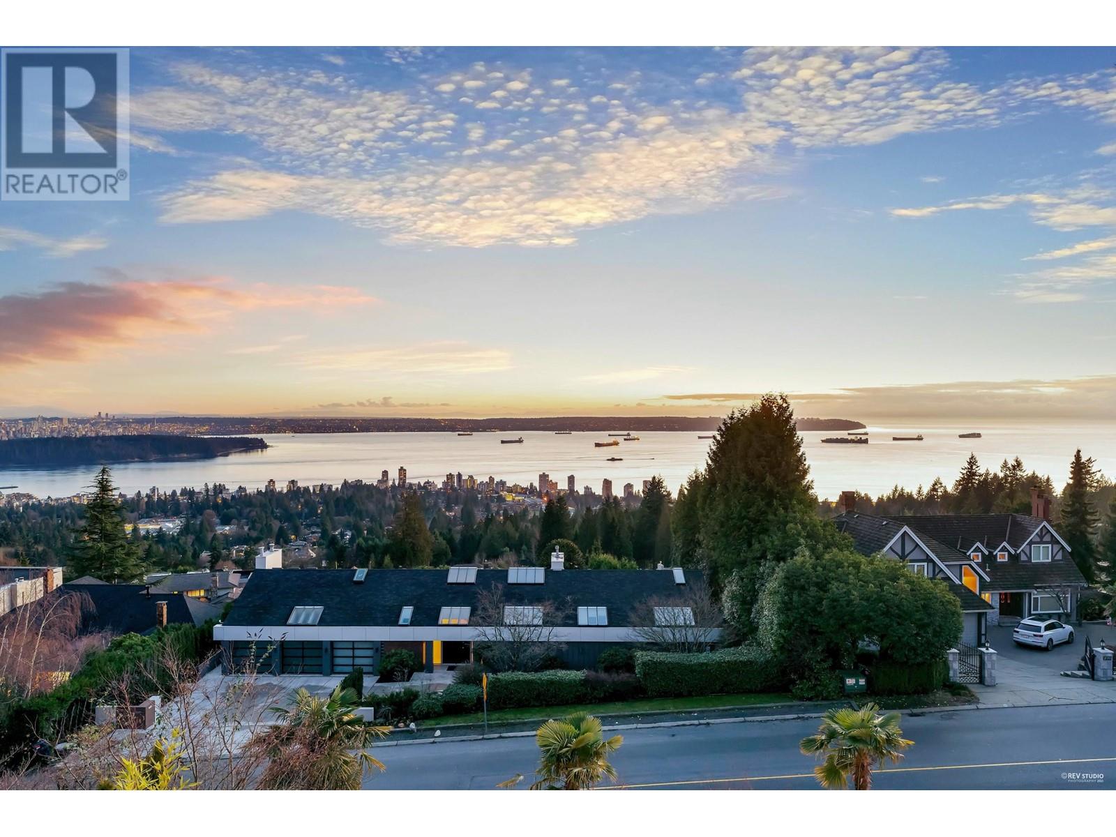 For sale 2382 WESTHILL DRIVE, West Vancouver, British Columbia V7S2Z5 R2835928 REALTOR.ca