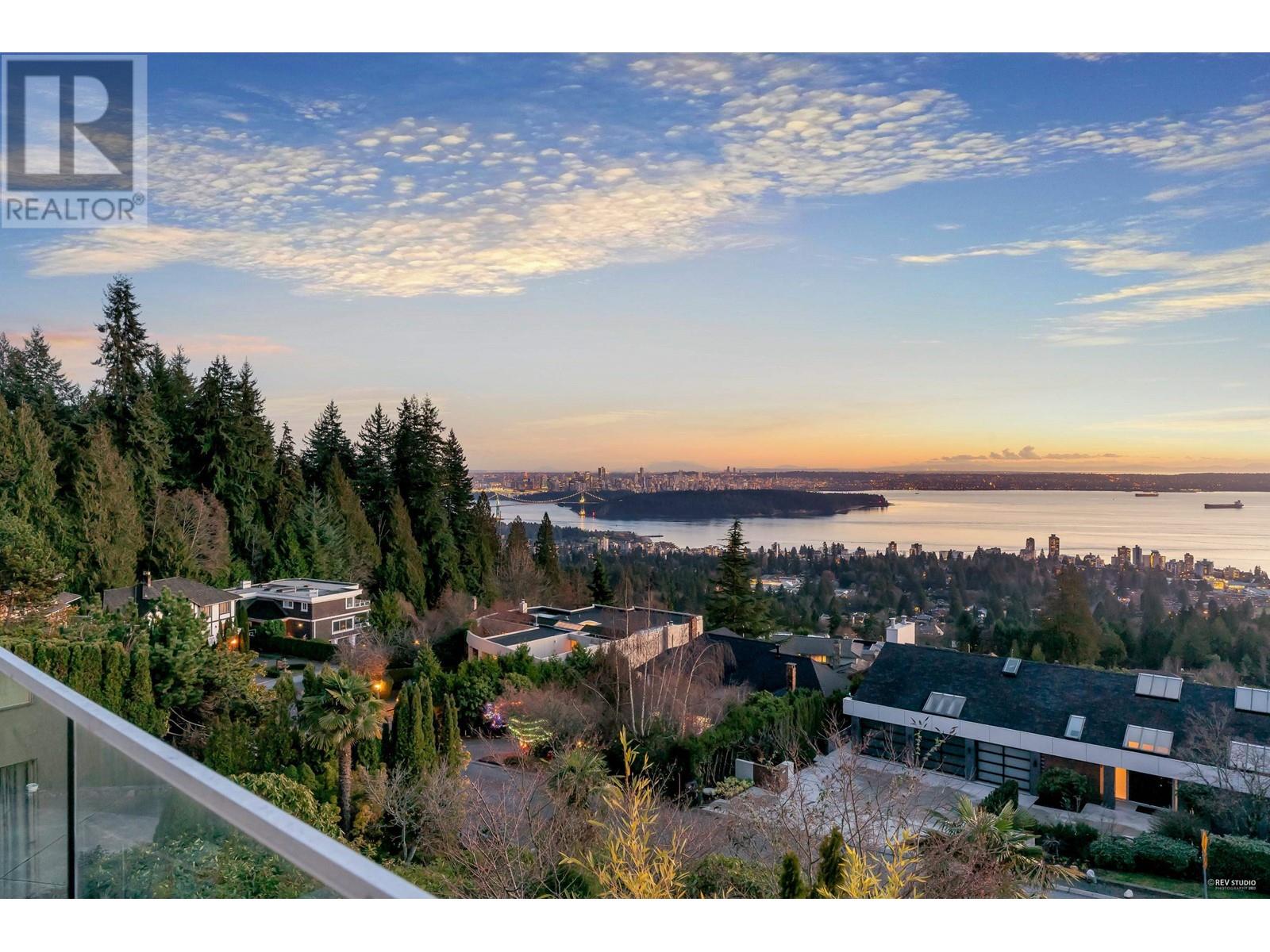 For sale 2382 WESTHILL DRIVE, West Vancouver, British Columbia V7S2Z5 R2835928 REALTOR.ca