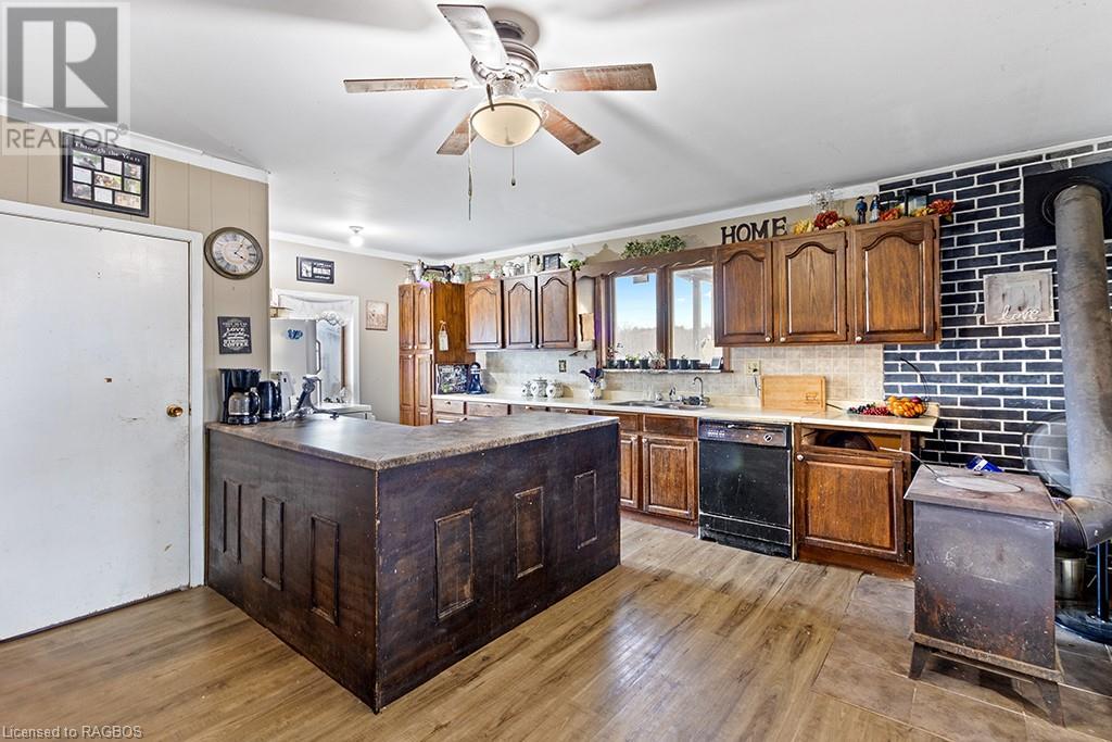 For sale 15339 6 Highway, Manitowaning, Ontario P0P1N0 40509834