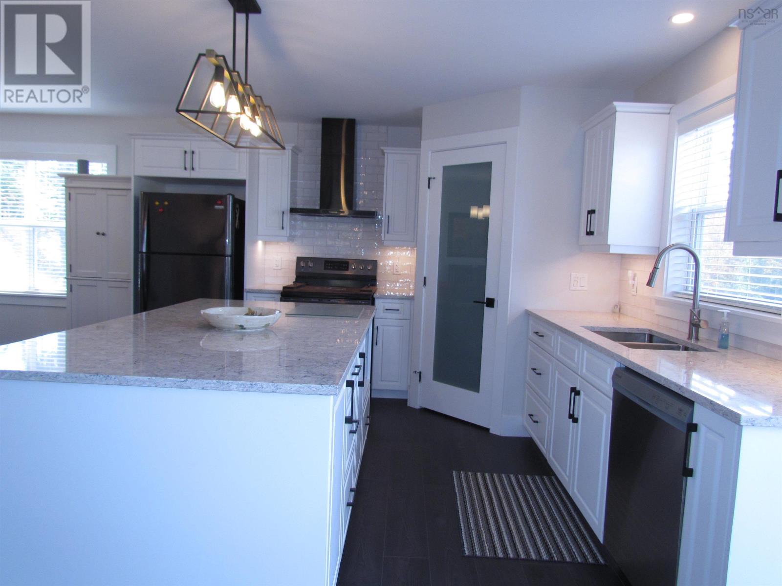 For sale 523 Westwood Boulevard, Upper Tantallon, Nova Scotia B3Z4K2